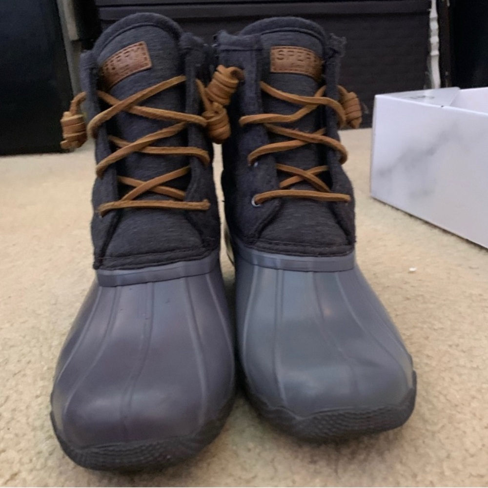 Sperry duck boots gray and tan laces size 4 girls or 6 womans
